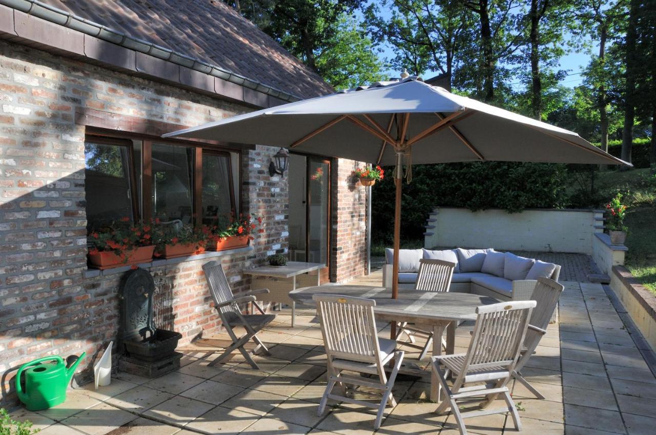 Suite Familiale Avec 2 Chambres Dans Une Villa - Quartier Vert Et Boise - 5 Kms De Namur Exterior photo