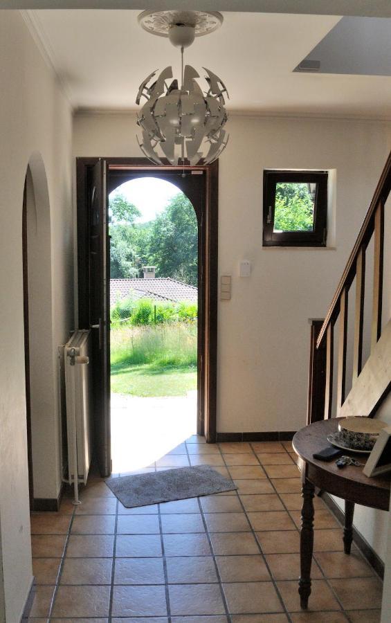 Suite Familiale Avec 2 Chambres Dans Une Villa - Quartier Vert Et Boise - 5 Kms De Namur Exterior photo