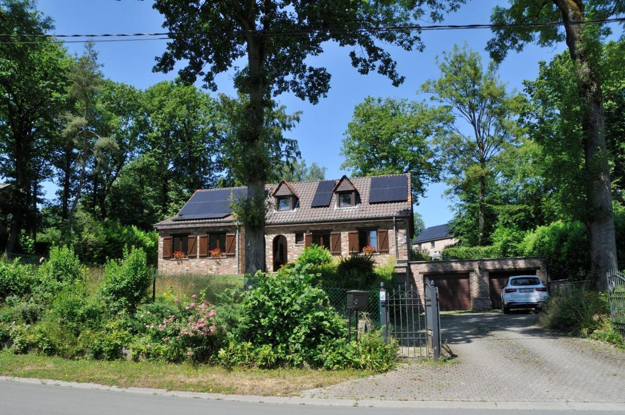 Suite Familiale Avec 2 Chambres Dans Une Villa - Quartier Vert Et Boise - 5 Kms De Namur Exterior photo