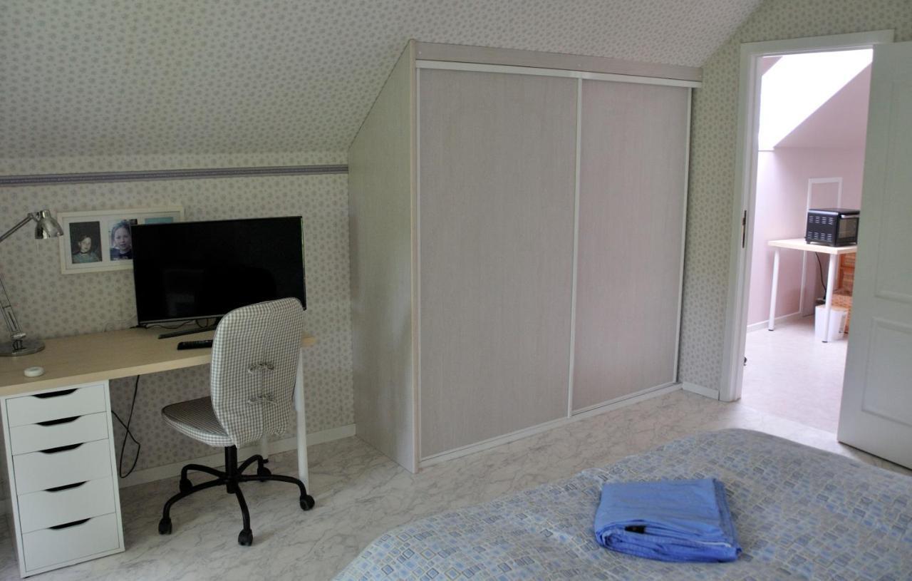 Suite Familiale Avec 2 Chambres Dans Une Villa - Quartier Vert Et Boise - 5 Kms De Namur Exterior photo